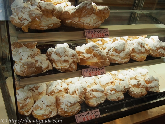 白土屋　超特大ジャンボシュークリーム