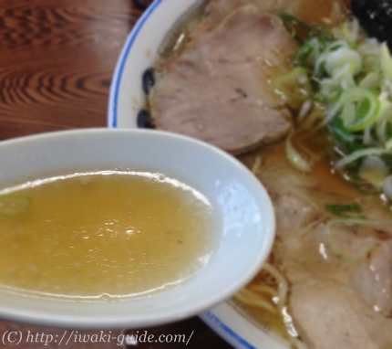 小名浜チーナン食堂のラーメン　スープ