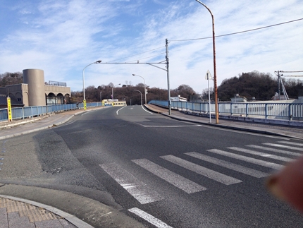 湯本駅　線路を渡る橋