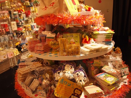 お台場　ゆるきゃランド　ゆるキャラランド　ガンダム等身大